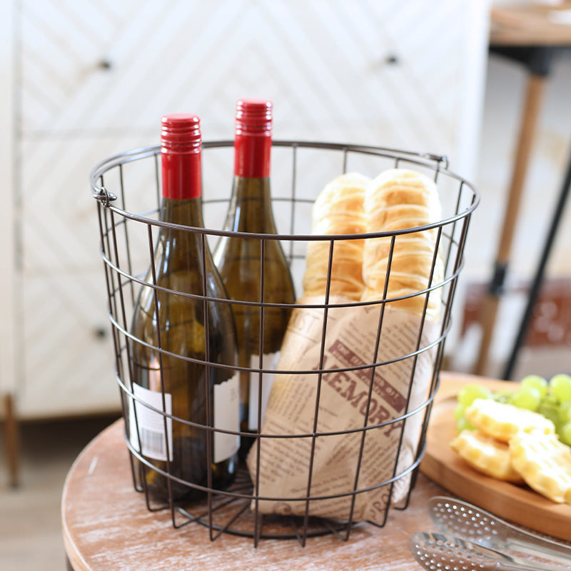 Unisex wire basket with ergonomic carrying lid Stornfield