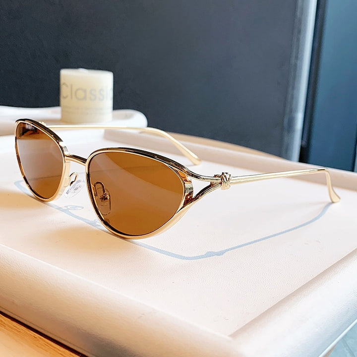 Women Cat-Eye Sunglasses with Elegant Golden Frame and Polarized Lenses Stornfield