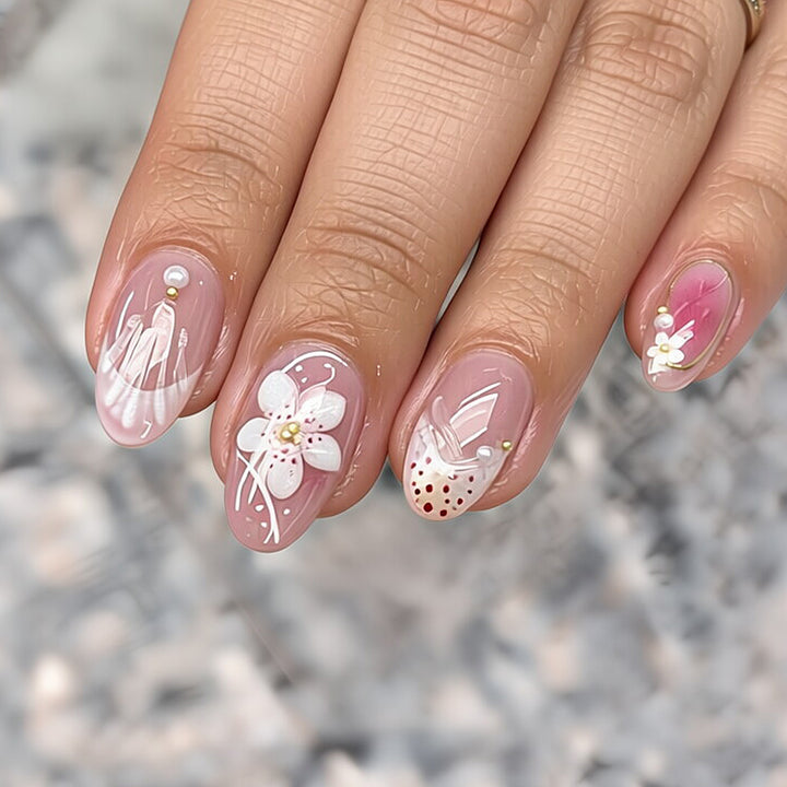 Detailed Floral Design Press-On Nail Set Stornfield