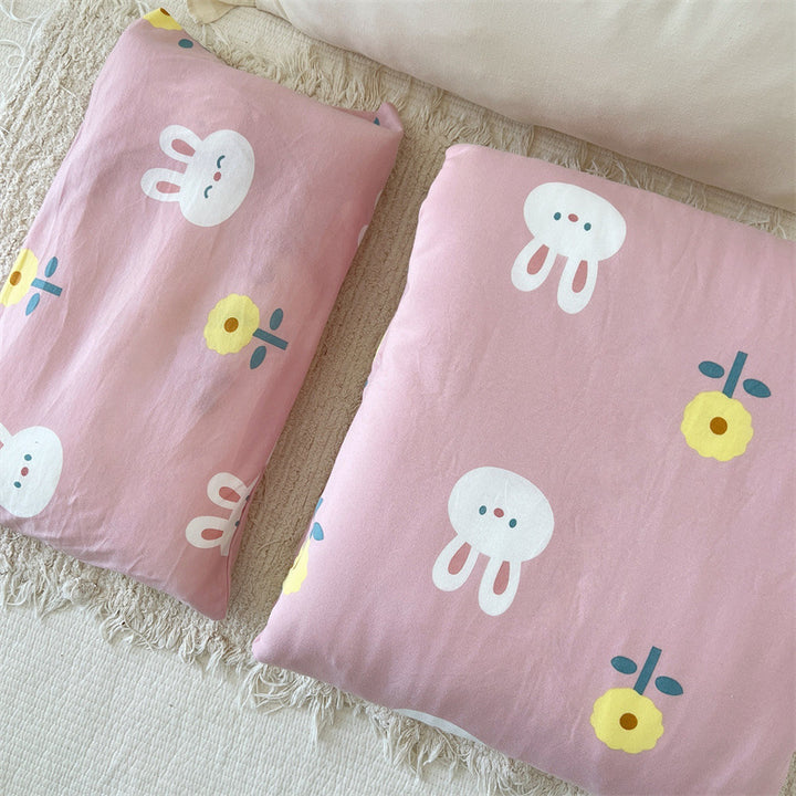 Unisex cotton pillowcase with cheerful bear design Stornfield