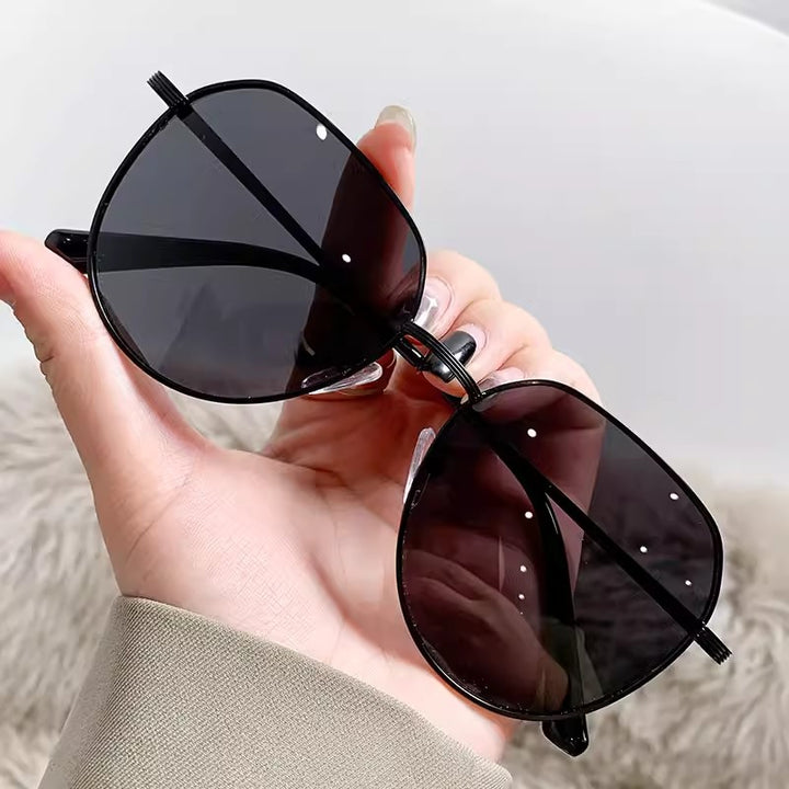 Ladies cat-eye sunglasses with elegant metal frame Stornfield