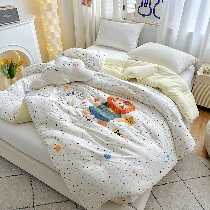 Children's quilt with appliquéd cat embroidery and hypoallergenic filling