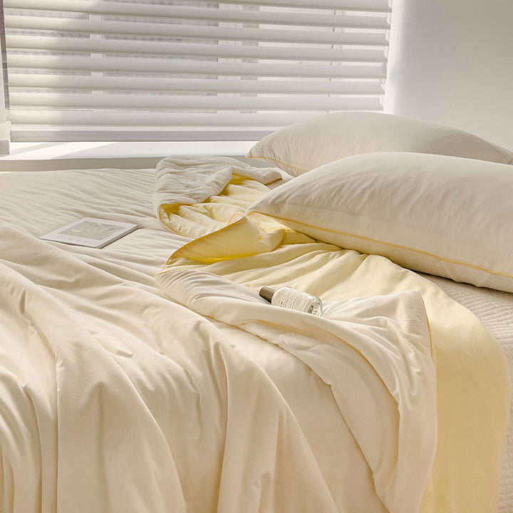 Women's high-quality duvet with a velvety surface and elegant quilting Stornfield
