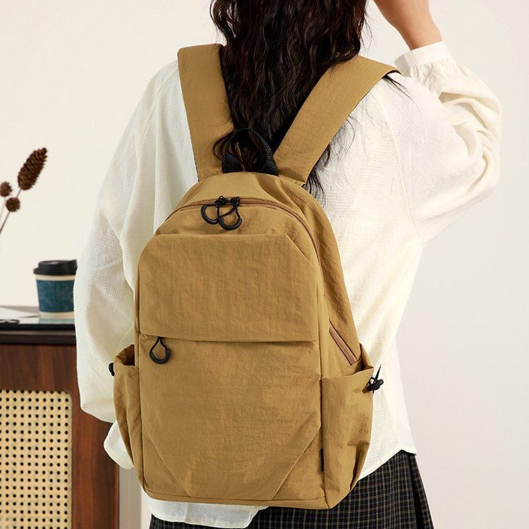 Everyday backpack with elastic side pockets Stornfield
