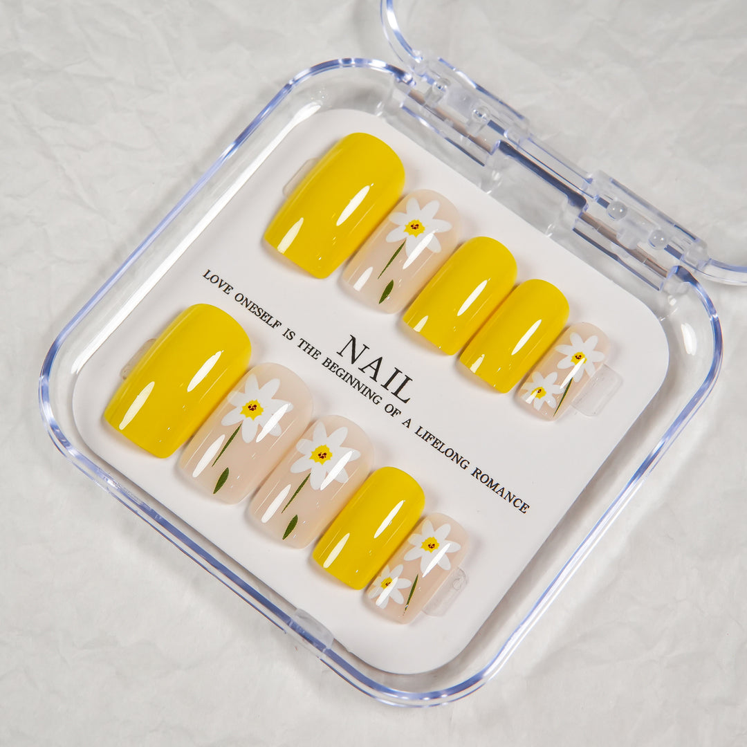 Floral Press-On Nail Set with Yellow Accent