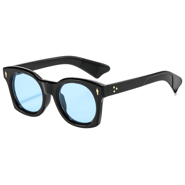 Vintage-Inspired Bold Frame Sunglasses Stornfield