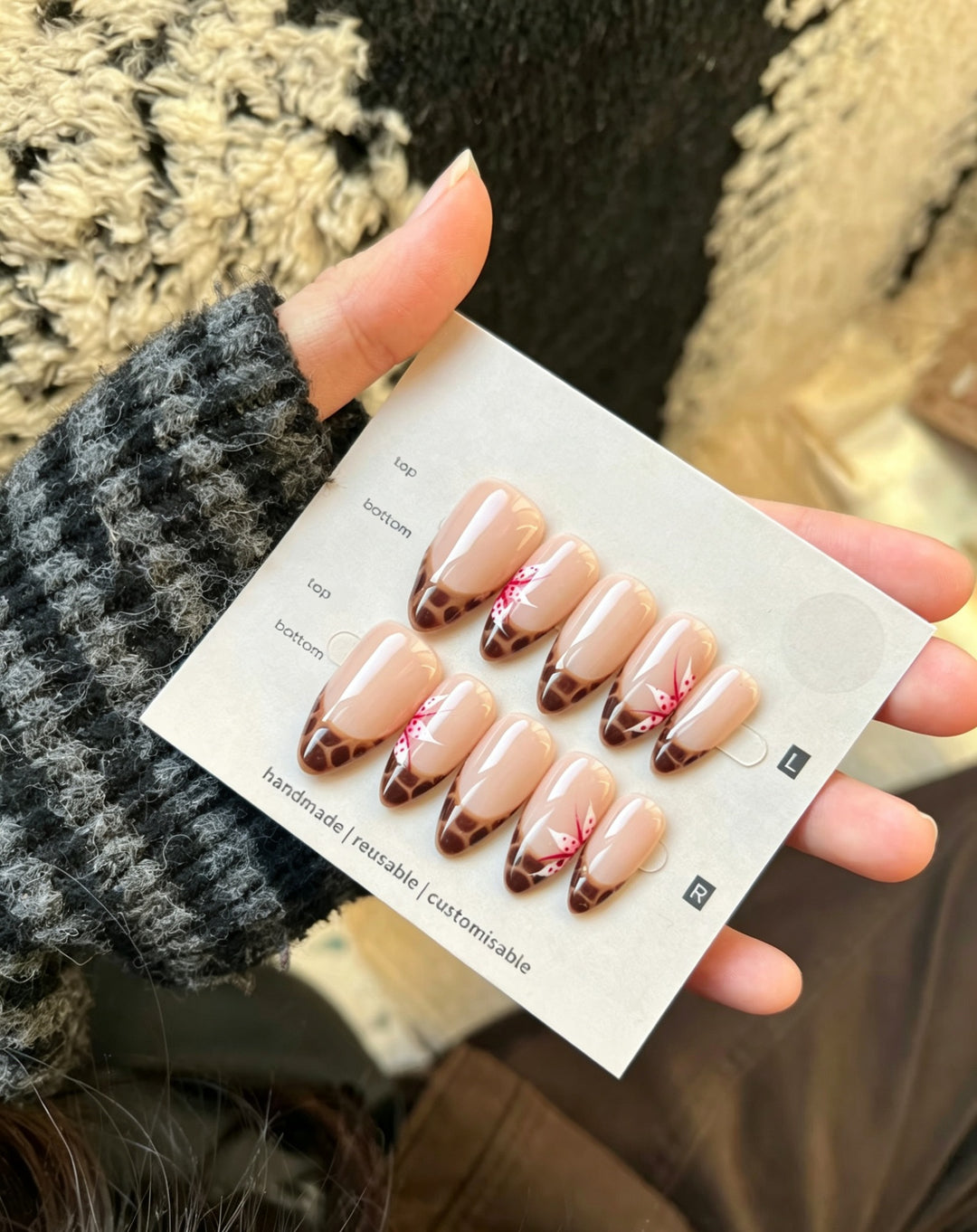Customizable Handmade Press-On Nail Art Set with Trendy Giraffe Design