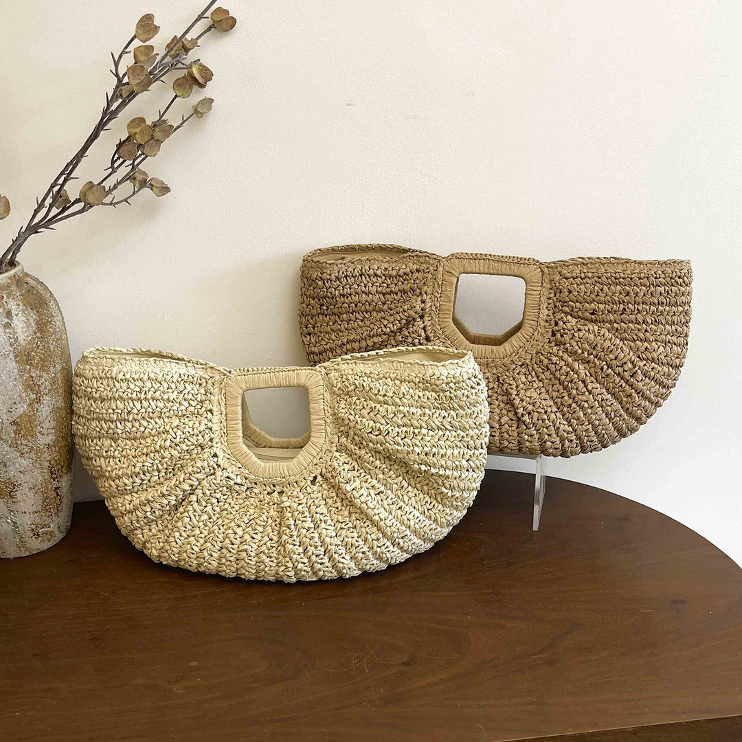 Handcrafted straw bag with elegant pleats Stornfield