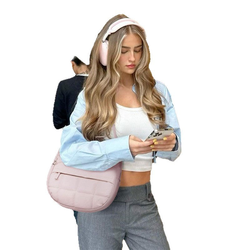 Fashionable shoulder bag with quilted surface Stornfield