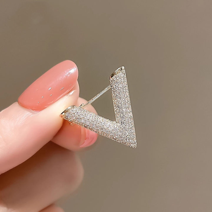 Elegant V-Shaped Brooch with Sparkling Crystals Stornfield