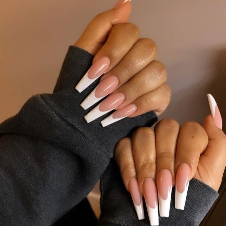 Acrylic nail set in stylish French Design Stornfield