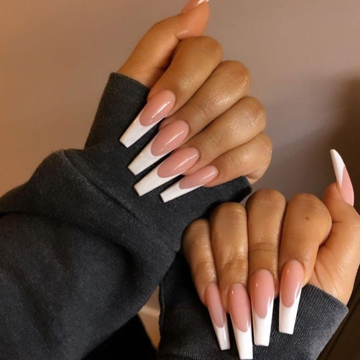 Acrylic nail set in stylish French Design Stornfield