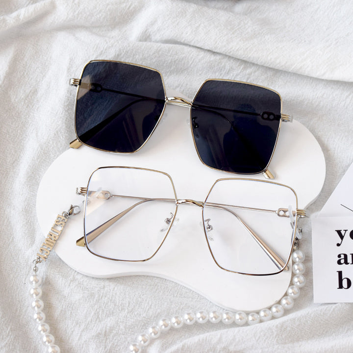 Chic Adjustable Pearl Eyewear Chain Stornfield