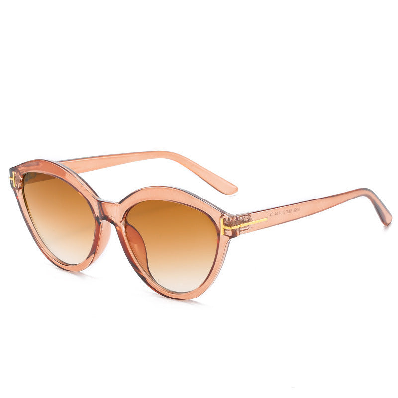 Elegant Oversized Cat-Eye Sunglasses Stornfield