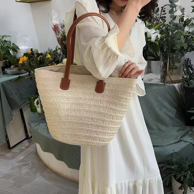 Elegant handbag with sophisticated fabric Stornfield