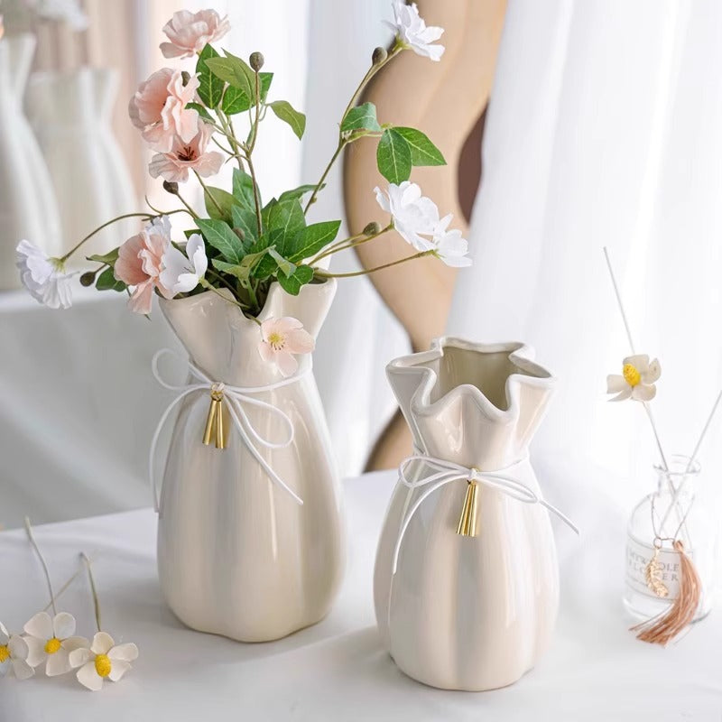 Elegant ceramic vase with delicate ruffled edge Stornfield