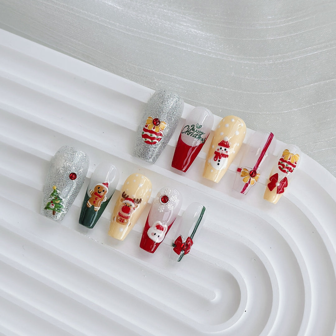 Holiday-Themed Press-On Nail Art Set