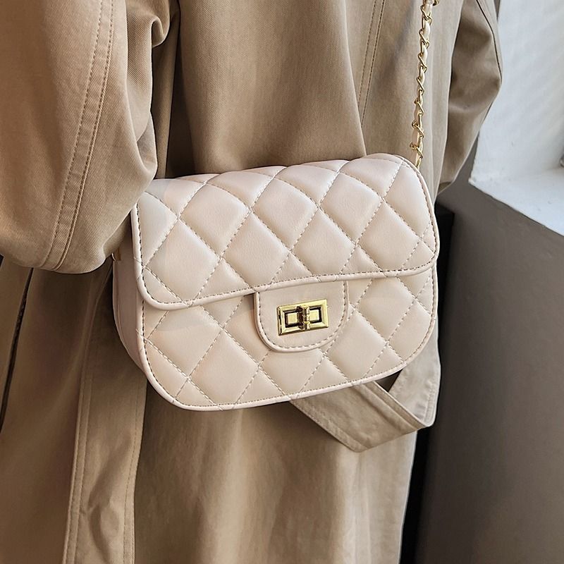Quilted Chain-Detail Crossbody Bag Stornfield