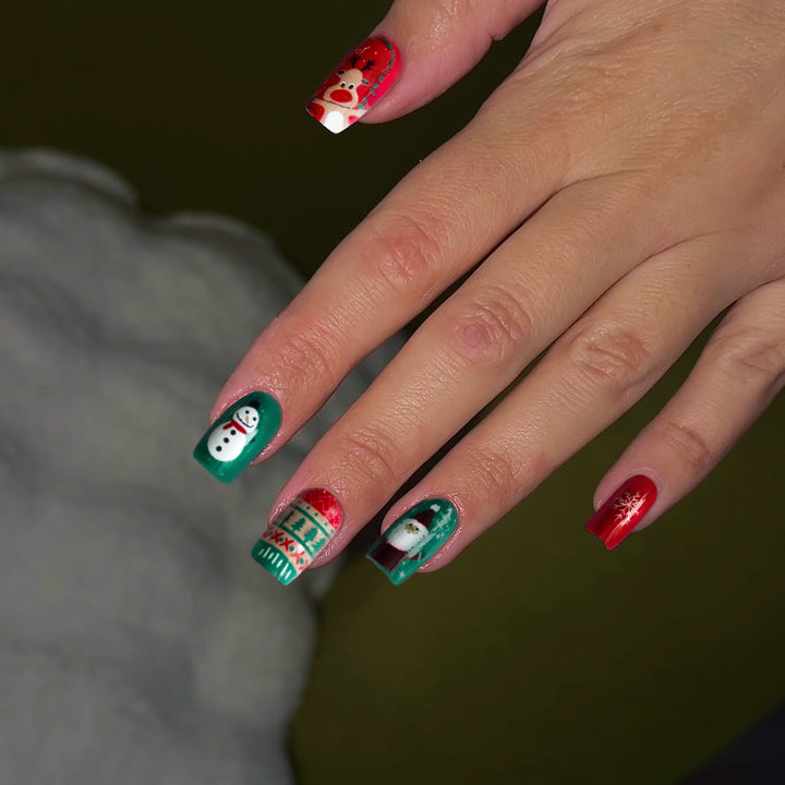 Festive Holiday-Themed Nail Art