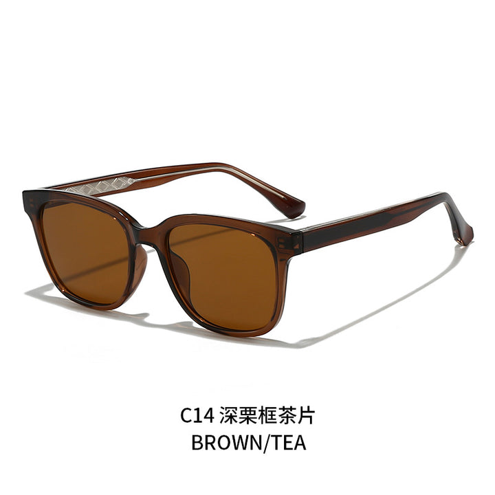 Women Retro-inspired Sunglasses with protected UV filter and sturdy frame Stornfield