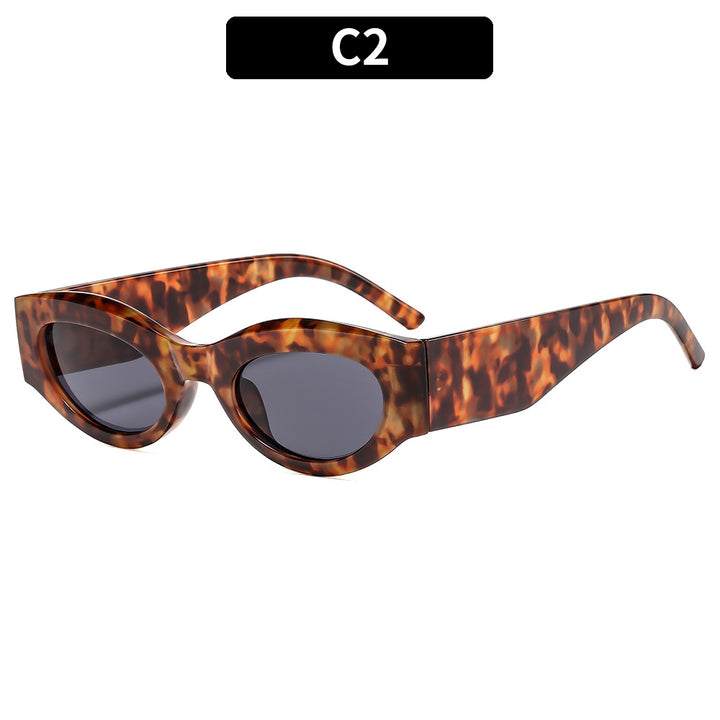 Chic Retro-Inspired Oval Sunglasses