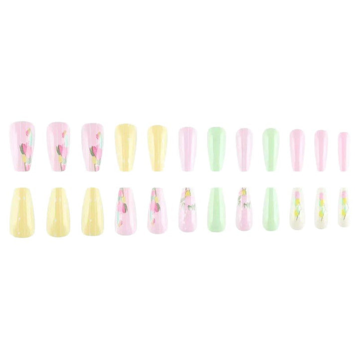 Creative artificial nails with spring-like floral designs Stornfield