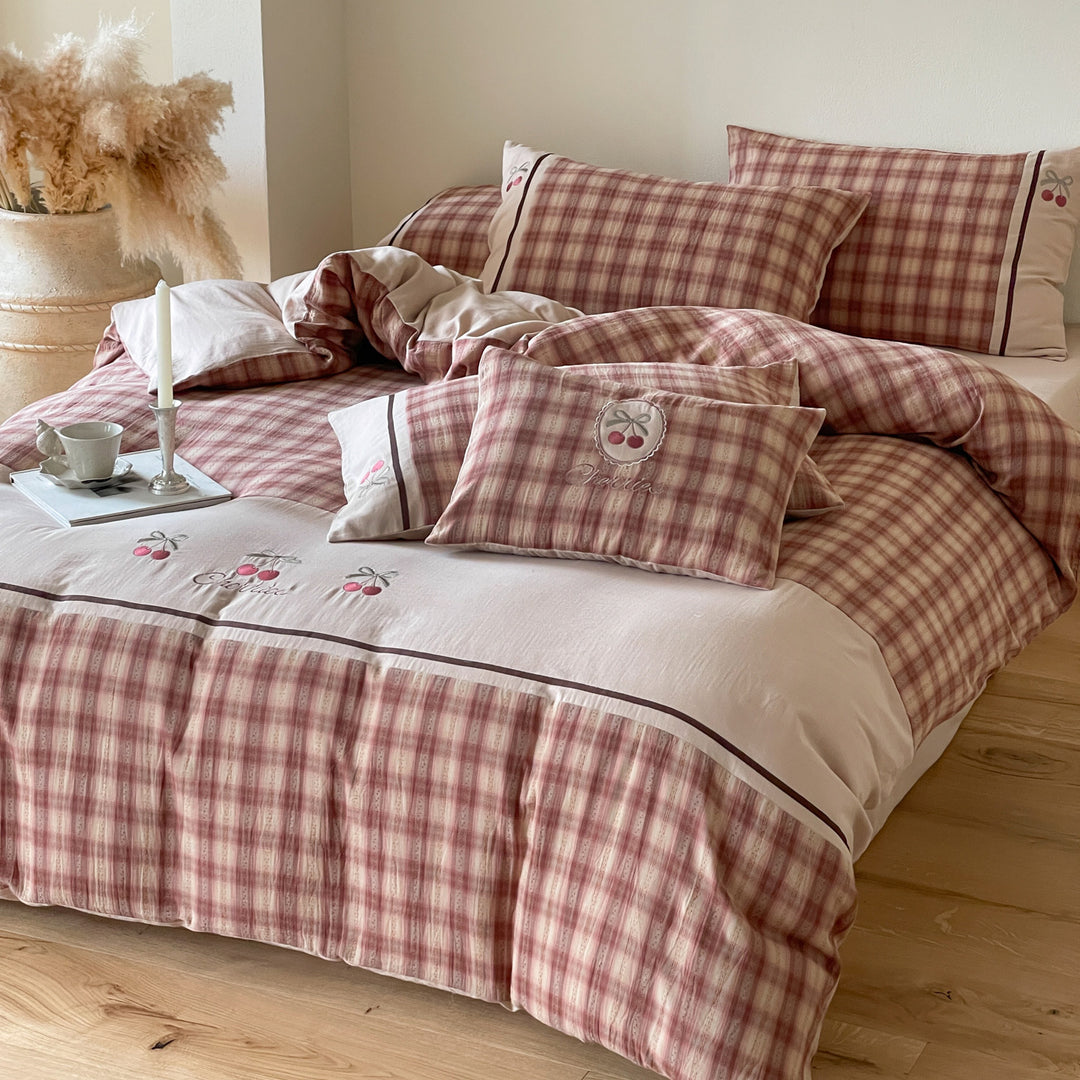 Plaid Cotton-Linen Blend Duvet Cover Set with Embroidered Sunbonnet Appliqué and Reversible Solid Backing