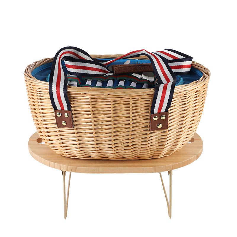 Rustic picnic basket with dish set Stornfield