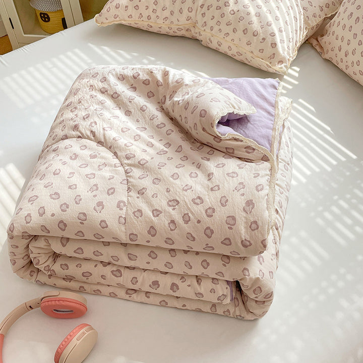 Ladies comfort duvet with delicate floral pattern and high-quality filling Stornfield