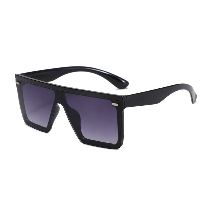 Women's Sporty Oversized Sunglasses with Modern Frame Stornfield