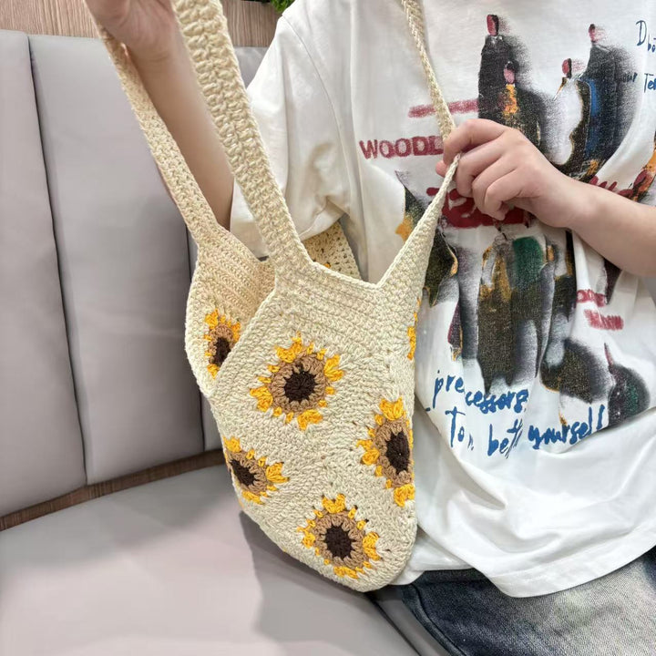 Handmade macrame bag with sunflower motif Stornfield
