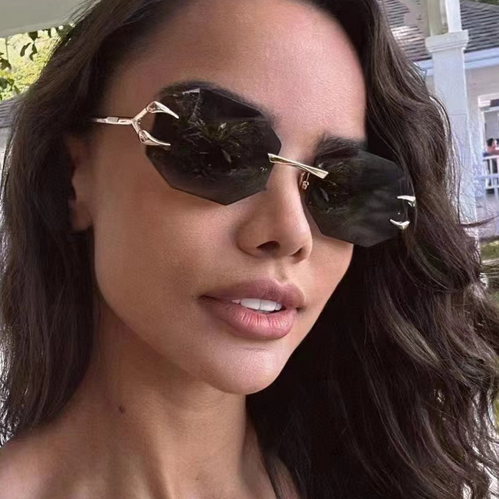 Women's geometric sunglasses with modern metal frame Stornfield