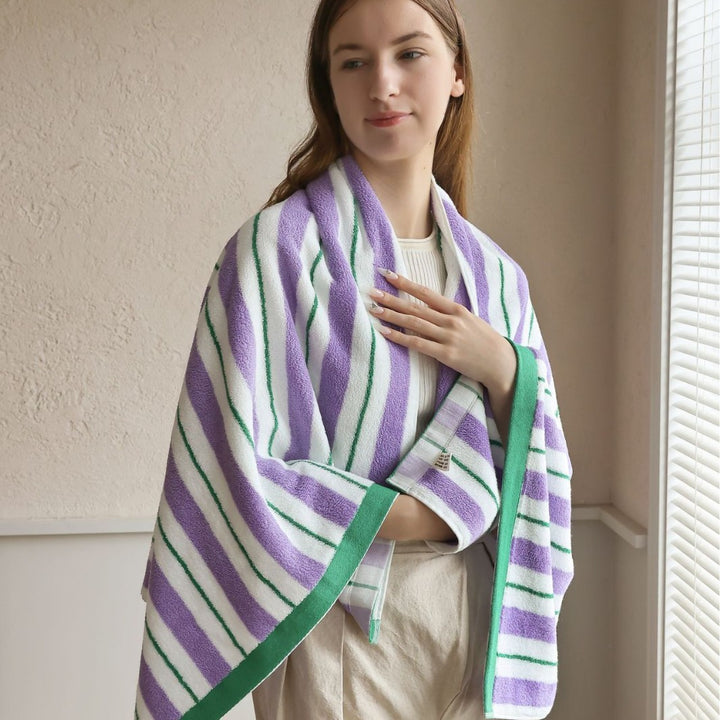 Cozy terry beach towel with high-quality edging
