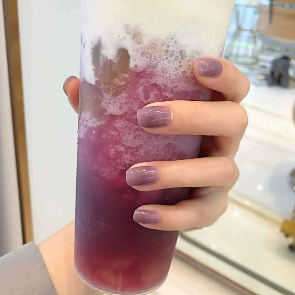 Glossy Press-On Nail Art with Elegant Finish Stornfield