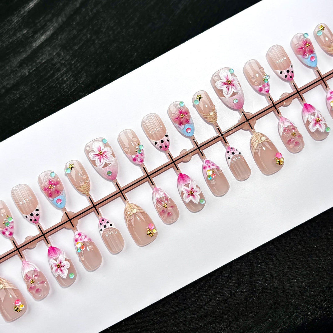 Elegant Polka Dot and Lace Press-On Nail Set