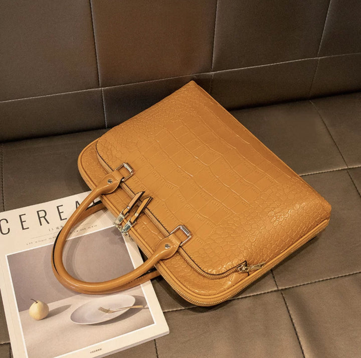 Elegant Business Bag with Structured Design Stornfield