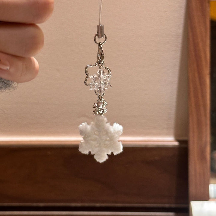 Winter-Themed Mobile Phone Charm Stornfield