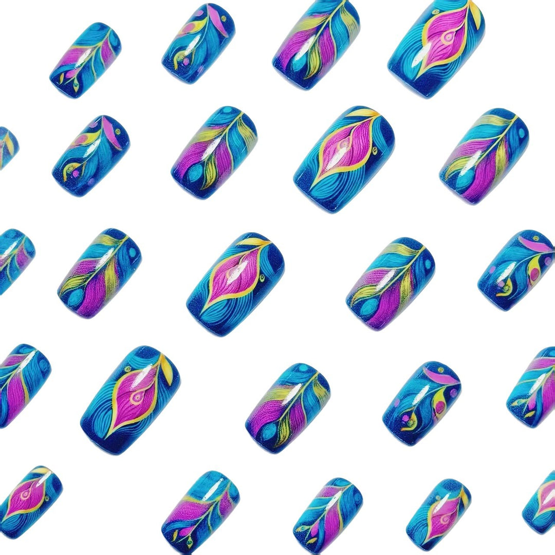 Artificial nails with elegant feather design Stornfield