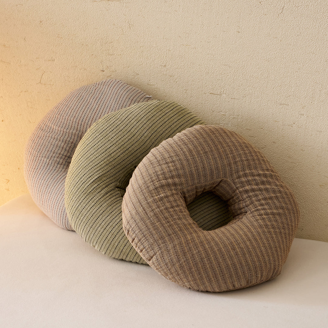 Comfortable donut pillow with ergonomic design Stornfield