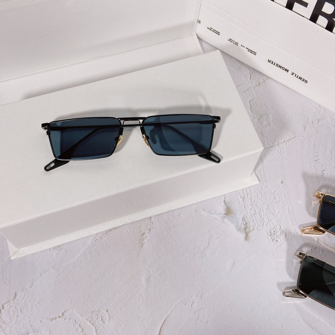 Fashionable sunglasses with rectangular metal frame Stornfield