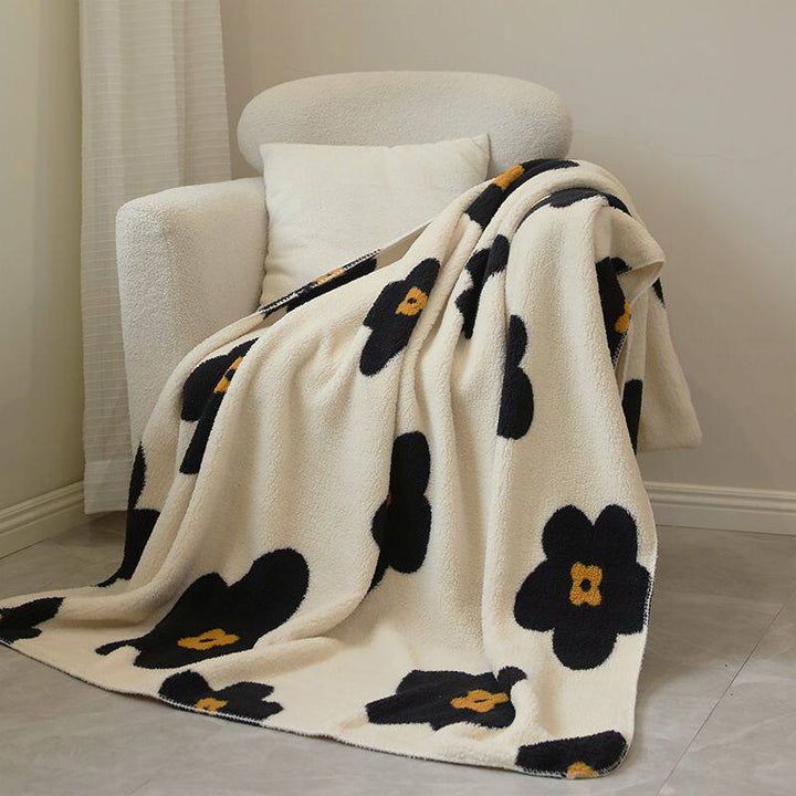 Cozy Fleece Throw Blanket with Bold Floral Design