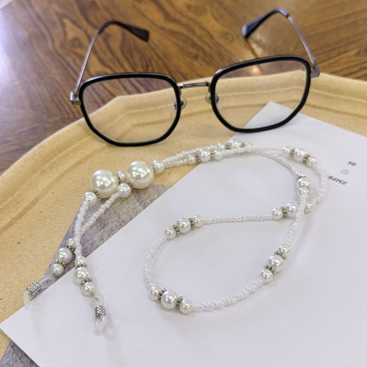 Chic Beaded Eyewear Holder Stornfield
