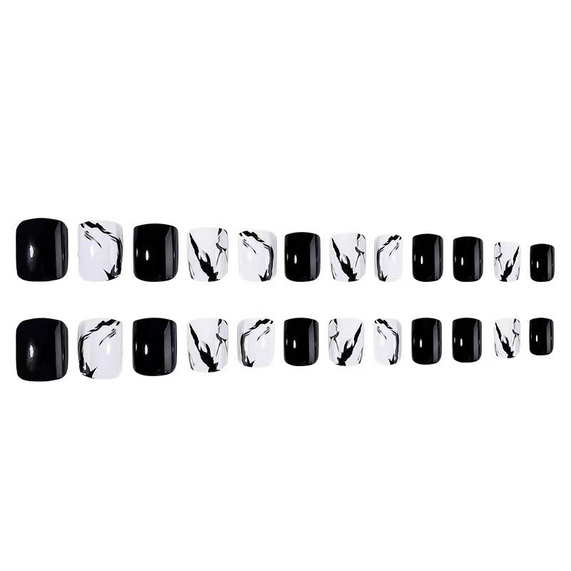 Artificial nail set with luxurious marble design and elegant high-gloss finish Stornfield