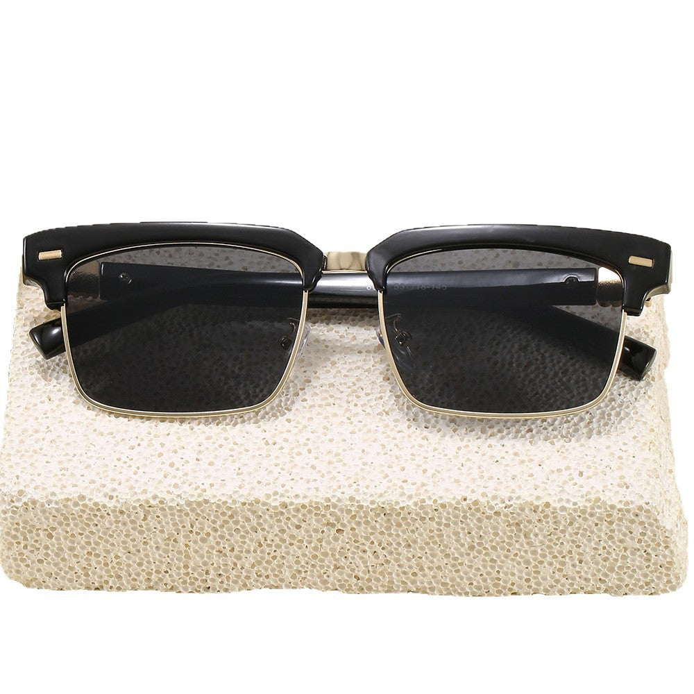 Fashion sunglasses with square frame and stylish design Stornfield