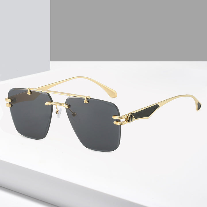 Women’s designer sunglasses in an extravagant frame Stornfield