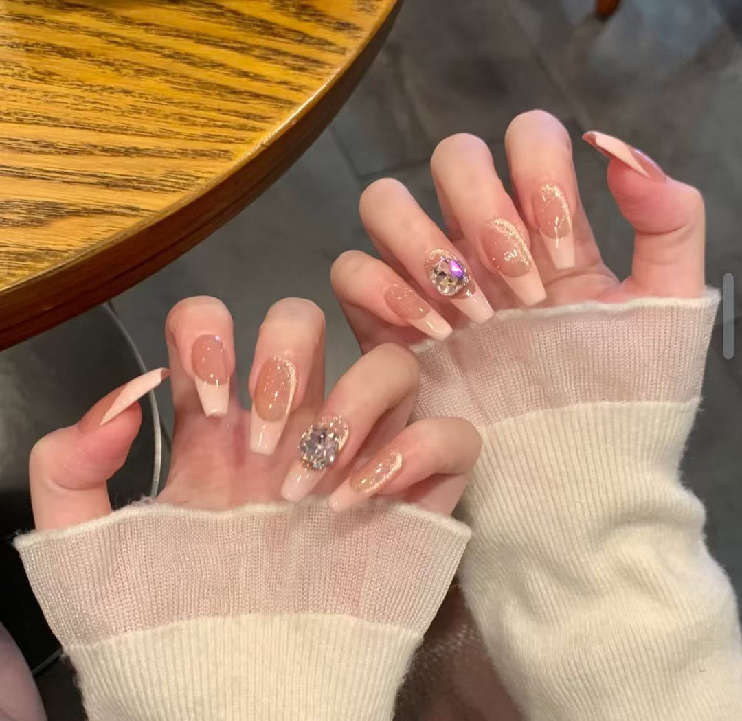 Artificial nails with glamorous design Stornfield
