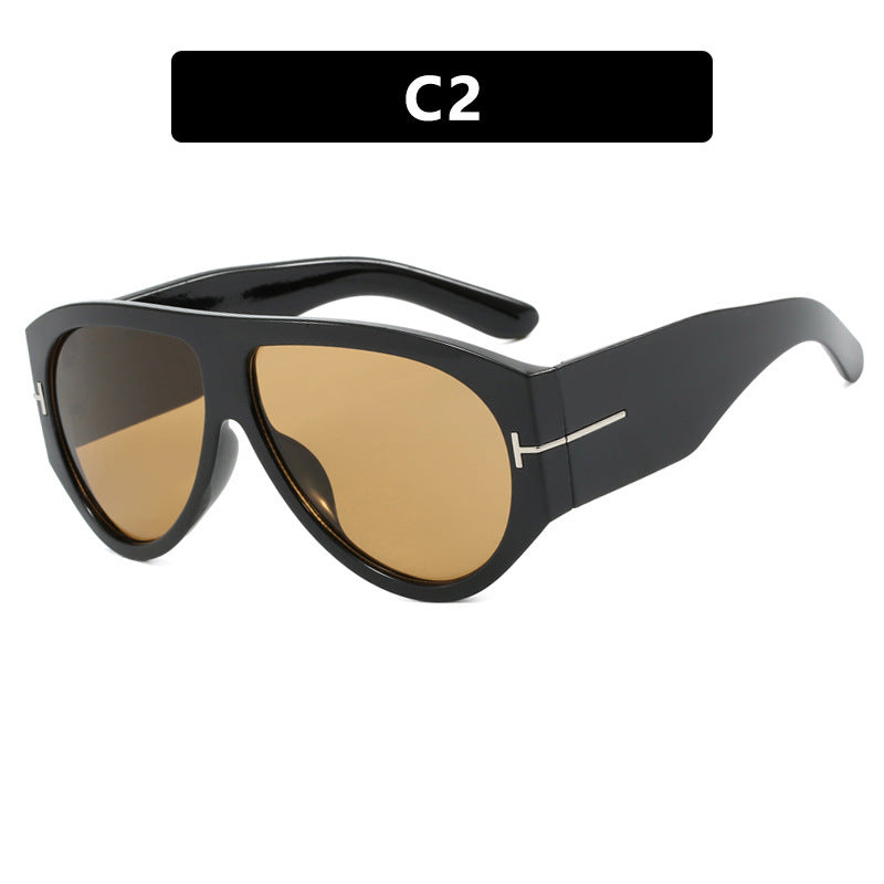 Ladies elegant sunglasses in striking design Stornfield