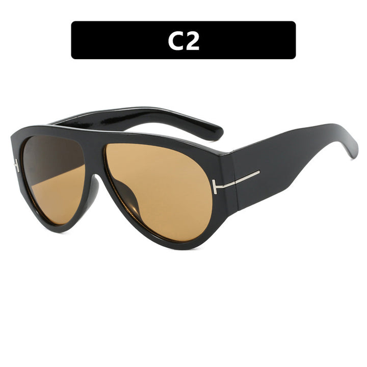 Ladies elegant sunglasses in striking design Stornfield
