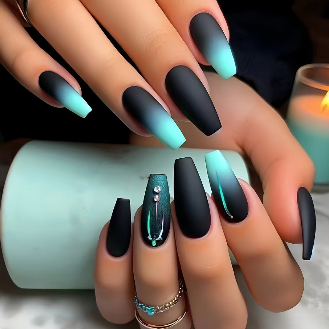 Trendy Artificial Nails with Matte Chic Finish Stornfield