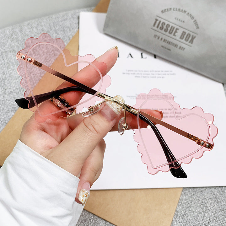 Ladies Cat-Eye Sunglasses in unique Heart Design Stornfield
